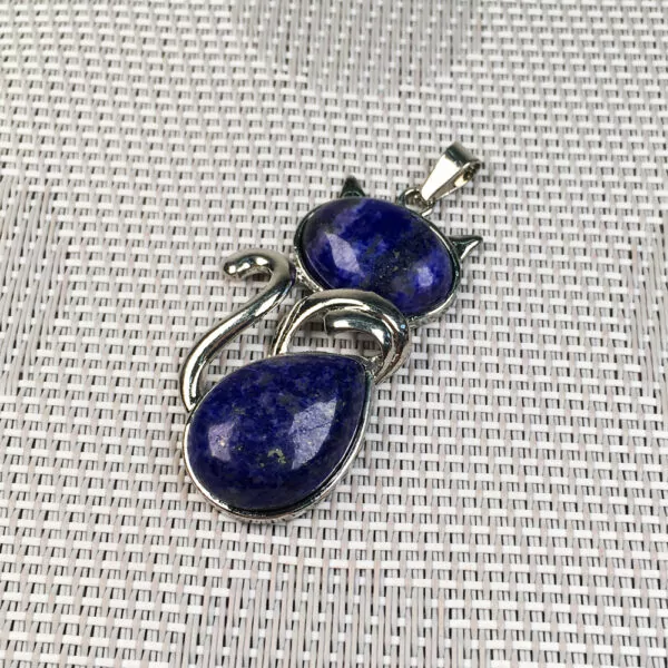 beautiful stone cat pendant
