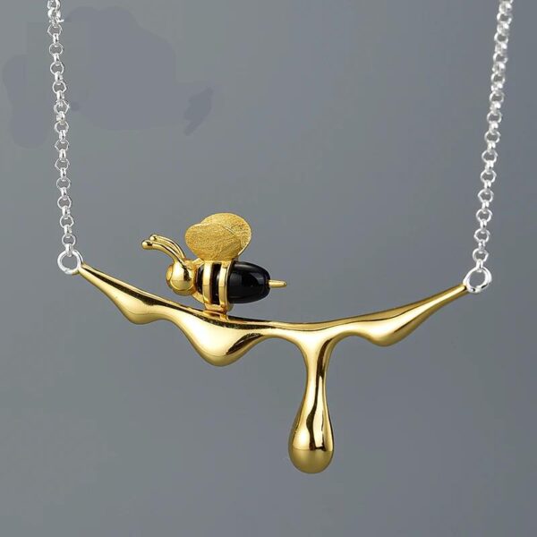 Charming Bee Honeycomb Necklace