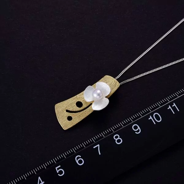 elegant silver clover flower natural pearl pendant