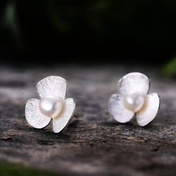 natural pearl silver clover earrings