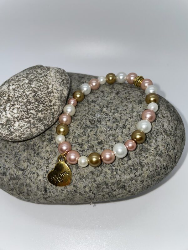 Handcrafted Mom Pearl Bracelet